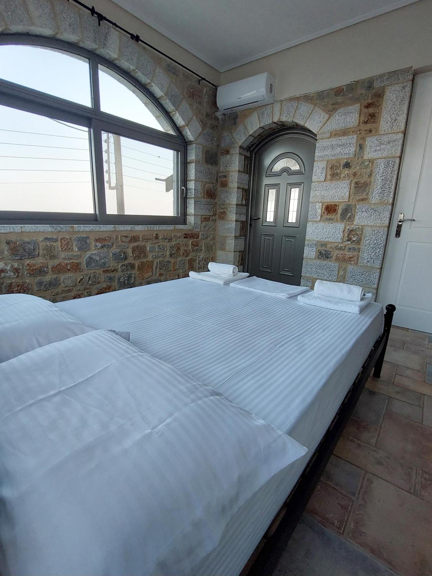 Golden Sunrise Apartamento Gytheio Exterior foto